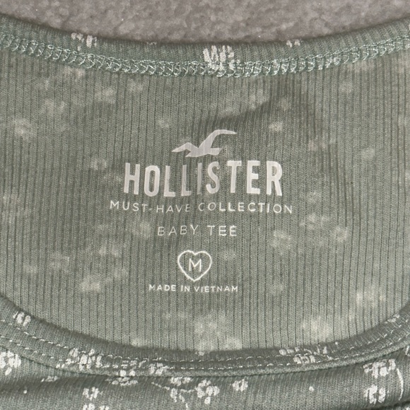 Womans Hollister Baby tee - Picture 3 of 3